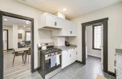 Cleveland House | 4 Mi to Dtwn: Modern Retreat w/Yard in Cleveland