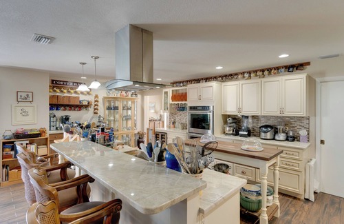 Port Charlotte - Charlotte Harbor House | 4 Mi to Port Charlotte Beach Park: Gem w/Pool