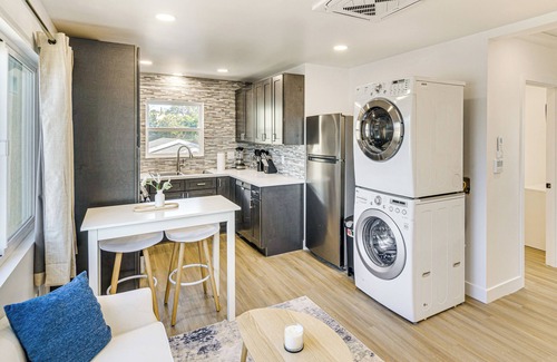 View Park-Windsor Hills House | 4 Mi to SoFi Stadium: Pet-Friendly LA Area Home