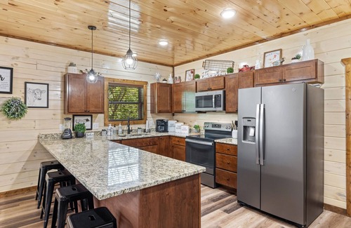 Sevierville Cabin | 4 Miles to Soaky Mountain! Brand New!