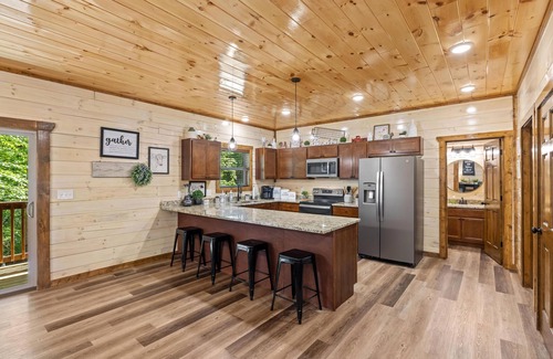 Sevierville Cabin | 4 Miles to Soaky Mountain! Brand New!
