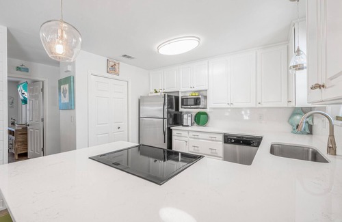 Clipper Cove House | 4 min to Beach - Next to Pool - Great Outdoor Living Area.