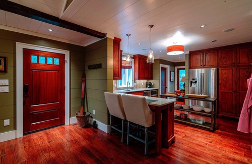 Mirror Lake Cabin | 4 Min. to Town, 2 Fireplaces, 2 King Suites, Screened Porch, Wooded Yard