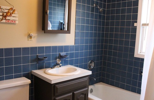 West Dennis House | 4 minute walk to beach, 4 bedroom, 2 bath, fenced in yard, pet friendly