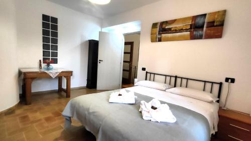 Assisi Apartment | 4 minuti da San Carlo Acutis, 8 ospiti, IDROmassaggio, Doccia ALL'OMBRA DI SANTA CHIARA, Piano Terra 2 ingressi 3 camere 2 bagni, Spazioso, Perfetto - La nostra Forza è PRESENZA LIVE 24-7, MyAssisiSuite, più di un semplice Appartamento - MÓWIMY PO POLSKU