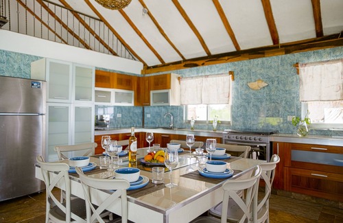 Playa del Secreto House | 4-Bedroom Penthouse, Private Beach, Chef, Wi-Fi, Housekeeping, Kayaks