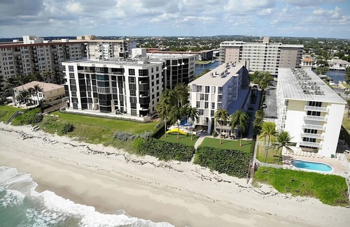 Hillsboro Beach House | 4 Neat and Luxurious Unit on Hillsboro Mile! Pets Allowed, Parking!