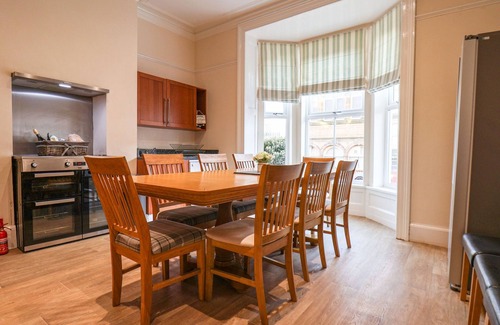 West Cliff Cottage | 4 NORMANBY TERRACE, pet friendly, character holiday cottage in Whitby