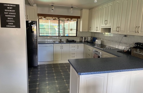Port Vincent House | 4 or 5 bedroom home with solar heated, undercover outdoor pool. Pet friendly.