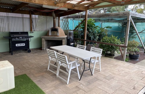 Port Vincent House | 4 or 5 bedroom home with solar heated, undercover outdoor pool. Pet friendly.