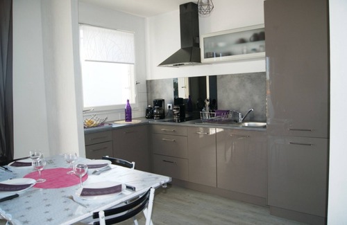 Saint-Jean-de-Monts Apartment | 4-people apartment, balcony, courtyard, garage, bikes - 100m from the beach