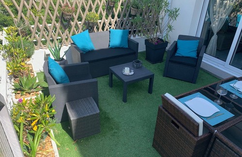 Pontaillac Apartment | 4-person apartment in residence with pool near beach