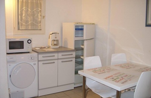 Saint-Aygulf Apartment | 4-person apartment with swimming pool a few steps from the beach located in Saint Aygulf