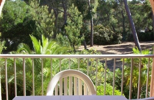 Saint-Aygulf Apartment | 4-person apartment with swimming pool a few steps from the beach located in Saint Aygulf