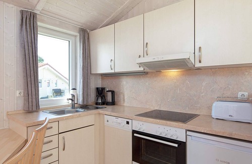 Lensterstrand House | 4 person holiday home in GROEMITZ
