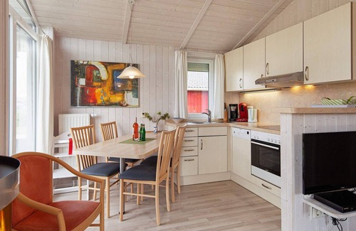 Lensterstrand House | 4 person holiday home in GROEMITZ