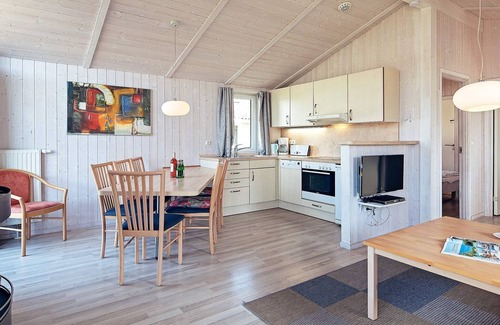 Lensterstrand House | 4 person holiday home in GROEMITZ