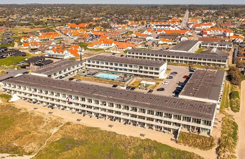 Blokhus Apartment | 4 person holiday home on a holiday park in Blokhus