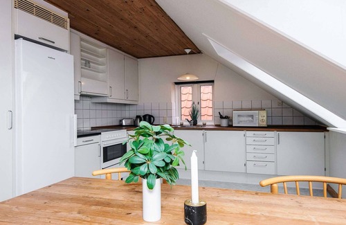 Give House | 4 person holiday park home in Give