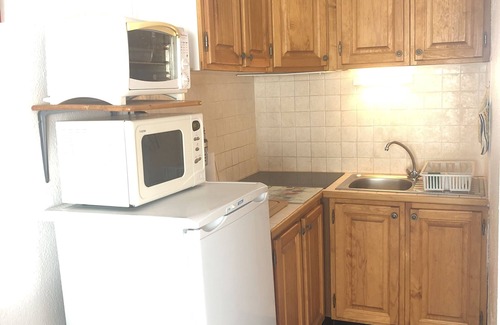 Le Barcares Apartment | 4-PERSON STUDIO ON THE SEAFRONT CLOSE TO SHOPS BETWEEN SEA AND MOUNTAINS