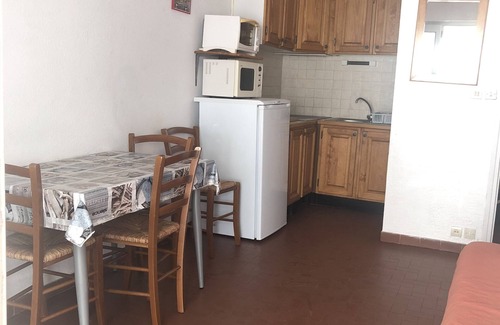 Le Barcares Apartment | 4-PERSON STUDIO ON THE SEAFRONT CLOSE TO SHOPS BETWEEN SEA AND MOUNTAINS