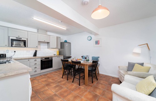 St Ives Cottage | 4 Porthmeor Court - Central St Ives - On-Site Parking