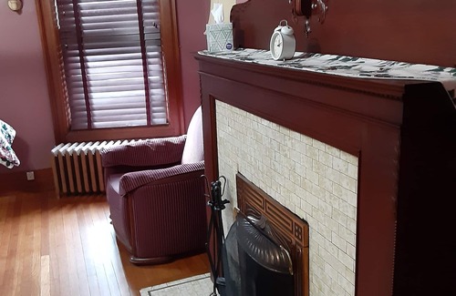 Downtown Toledo House | 4 poster Queen Bed upstairs in Historic Victorian Inn