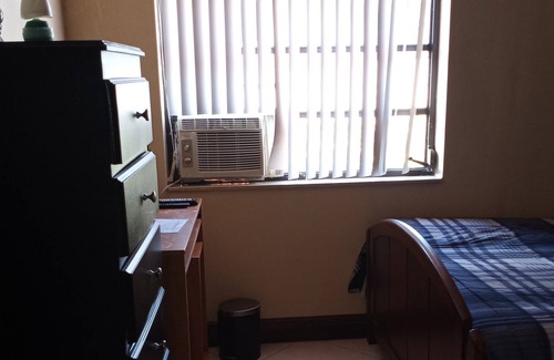 Tamiami House | #4 Private Room with pool, full and twin bed