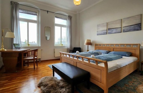 Outer Neustadt Apartment | 4 Raum Wohnung mit Balkon auf 120sqm in Top Lage