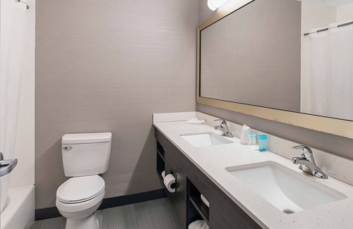 Foxboro Hotel | 4 Relaxing Units w/FREE Parking, FREE Breakfast, Near Foxboro Station!