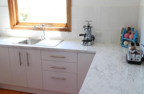 Normanville House | 4 Robert Norman Street