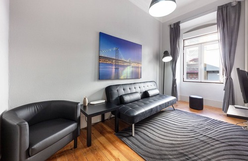 Sao Jorge de Arroios Apartment | 4 rooms apartment with air conditioning, stove top, kettle and washing machine.