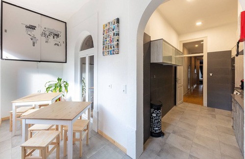 Sao Jorge de Arroios Apartment | 4 rooms apartment with air conditioning, stove top, kettle and washing machine.