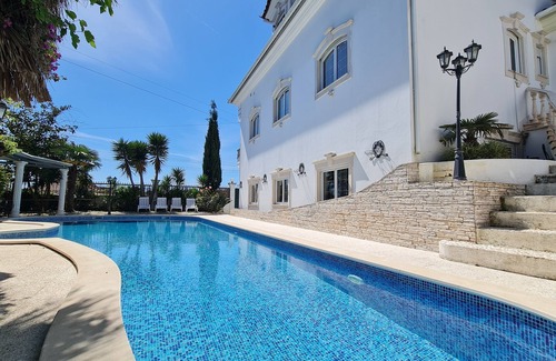 Arnal House | 4 Rooms Residence at Villa ☆ (10-15 Guests) by Silver Village Residence