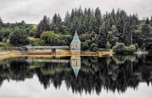Pontsticill House | 4 Scenic Stone Cottage with BBQ Hut & Garden in Brecon Beacons National park