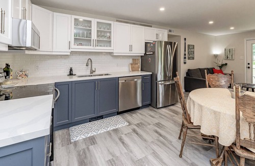 Huntsville House | 4 Season Cottage at Lake Vernon - Perfect for families!