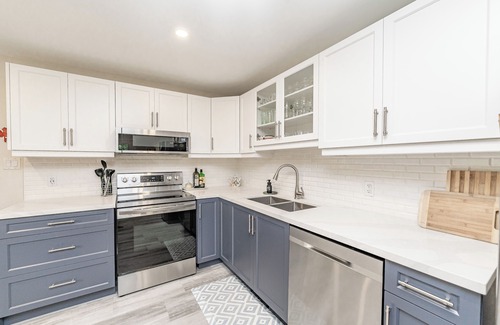 Huntsville House | 4 Season Cottage at Lake Vernon - Perfect for families!