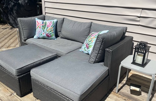 Selwyn Cottage | 4 Season Lakefront Cottage