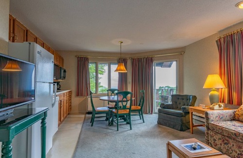 Beech Mountain Apartment | 4 Seasons at Beech Mountain