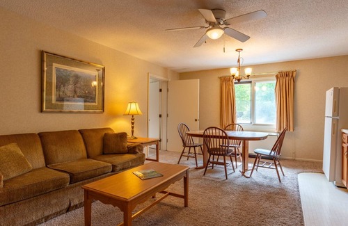 Beech Mountain Apartment | 4 Seasons at Beech Mountain