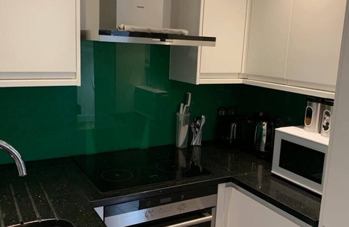 Camden Town House | 4 Single Bed - 1 Minute to Camden Station & Market