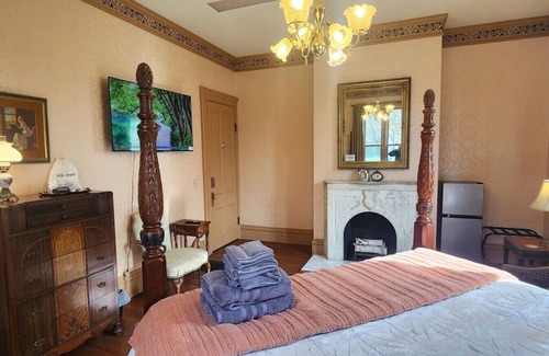 Springfield House | #4 - The E.M. Forster Room