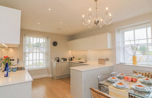 Bugford Cottage | 4 The Manor House Hillfield Village