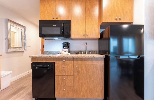 San Clemente Hotel | 4 Units | Kitchenette | Pool | Near Beaches & Downtown