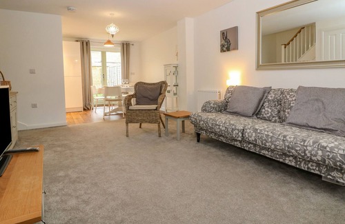 Lower Lemington House | 4 VARSITY CLOSE, family friendly, with a garden in Moreton-In-Marsh