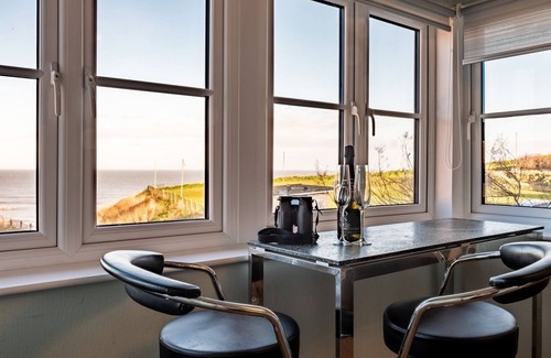 Sheringham Cottage | 4 VICTORIA COURT, pet friendly, country holiday cottage in Sheringham