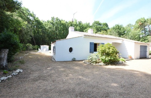Jard-sur-Mer Villa | 4* VILLA/HEATED POOL/NEAR PINE FOREST AND BEACHES/JARD SUR MER