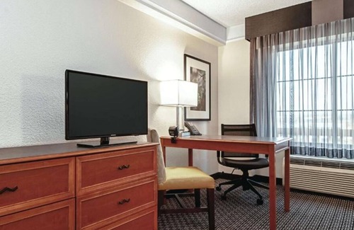 Guasti House | 4 x 2 Double Beds Deluxe Rm at La Quinta Inn & Suites by Wyndham Ontario Airport