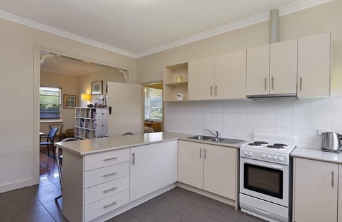 Port Fairy House | 40 Campbell - comfortable and spacious with a large enclosed backyard, ideal for children and pets