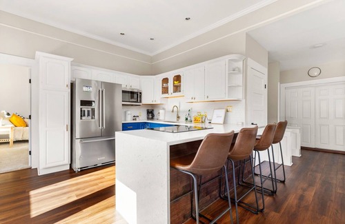 Tobin Hill House | 40% Monthly Discount 1920s Charm Steps from the Pearl & River Walk